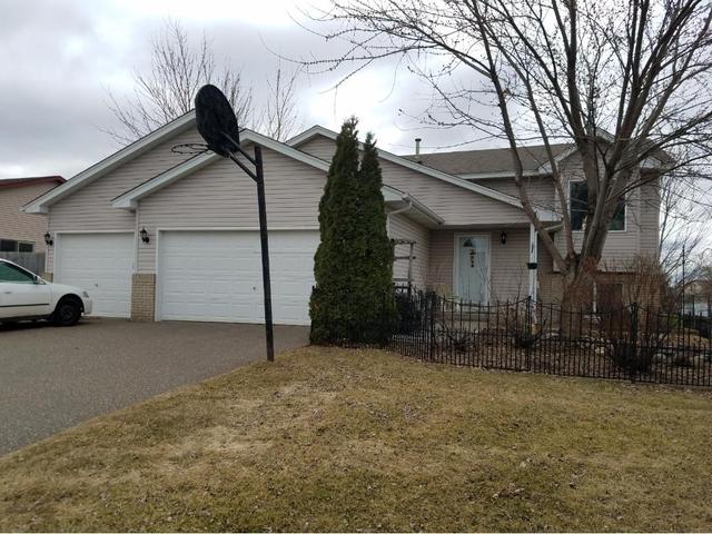 775 Taft Loop S