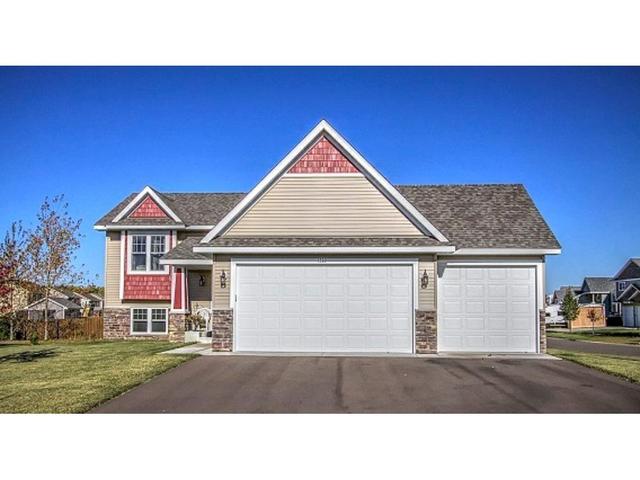 775 Taft Loop S
