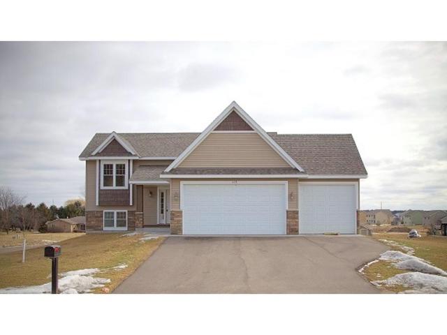 775 Taft Loop S