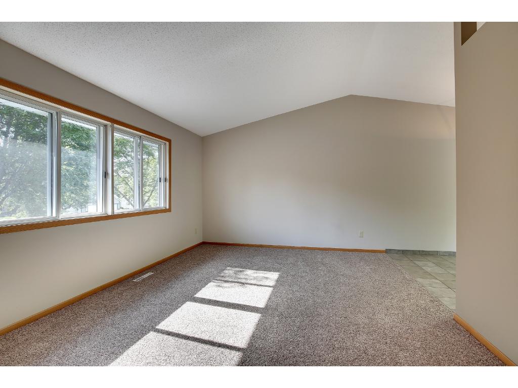 For Sale: 7572 Jeffery Ave S Cottage Grove, MN 55016