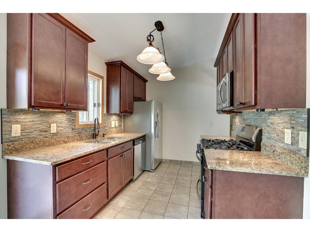 For Sale: 7572 Jeffery Ave S Cottage Grove, MN 55016