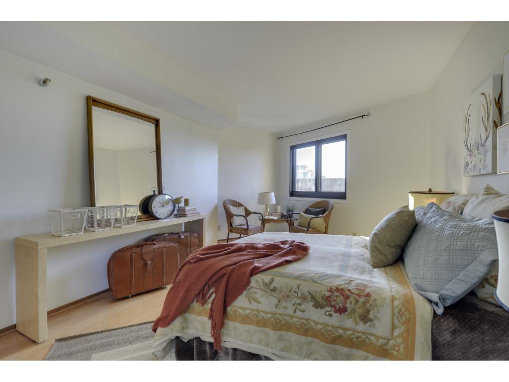26 10th St W #1105
