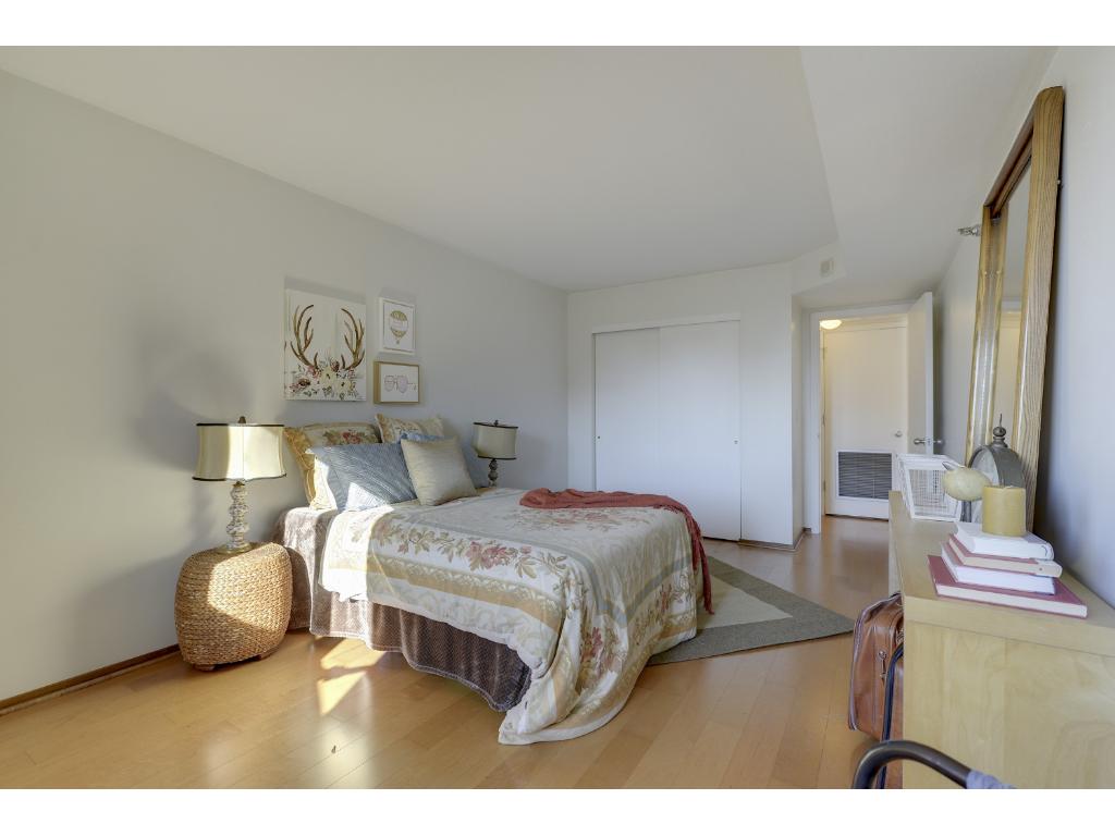 26 10th St W #1105