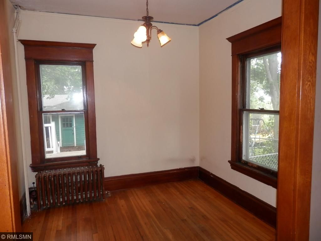 885 Sherburne Ave