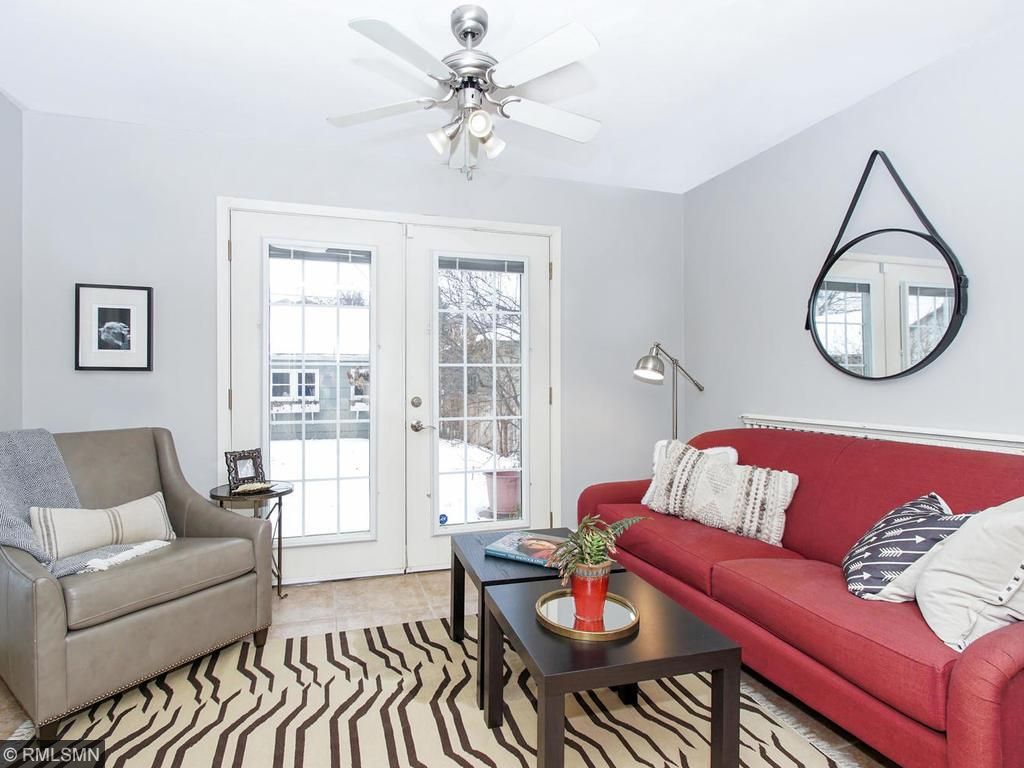 806 Lexington Pkwy S