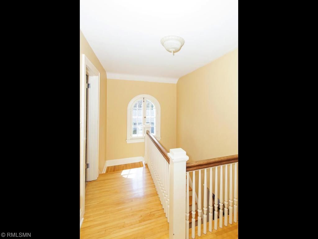806 Lexington Pkwy S