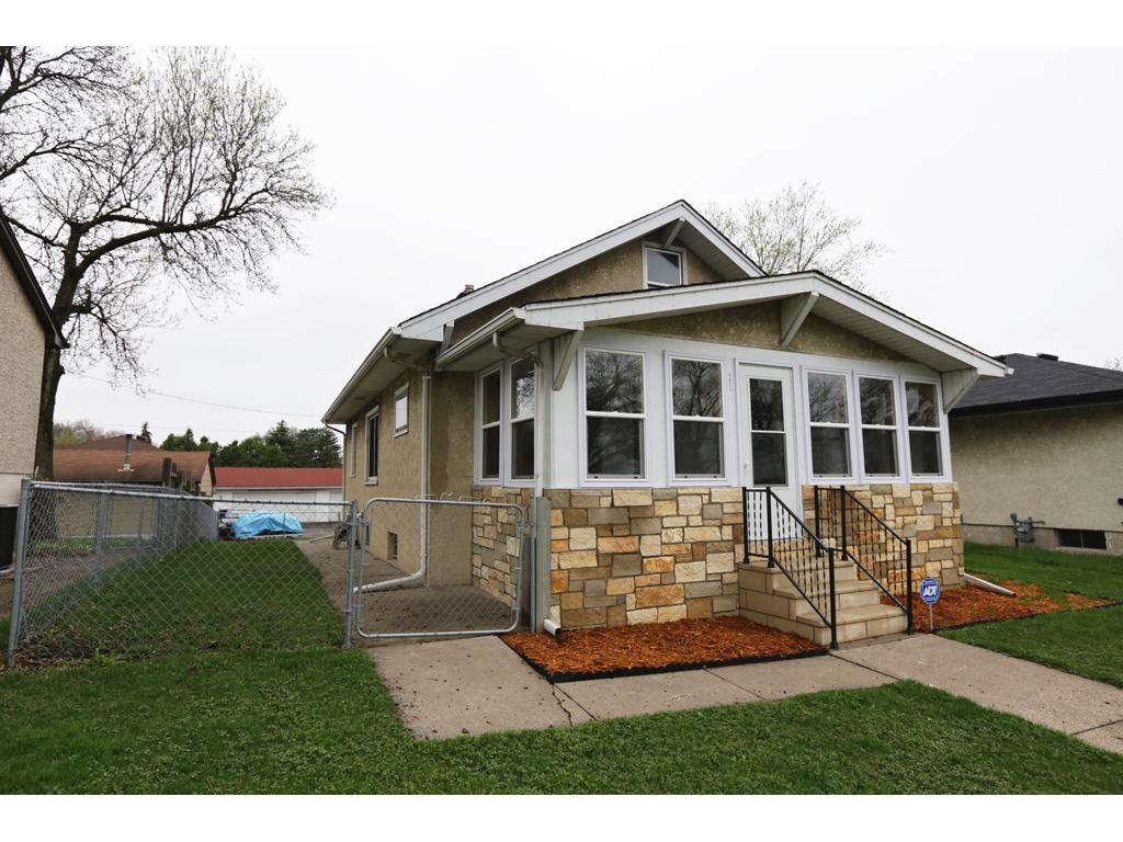 1571 Arcade St, Saint Paul MN 55106
