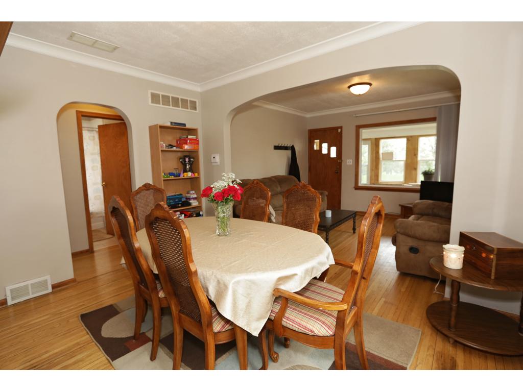 1571 Arcade St, Saint Paul MN 55106