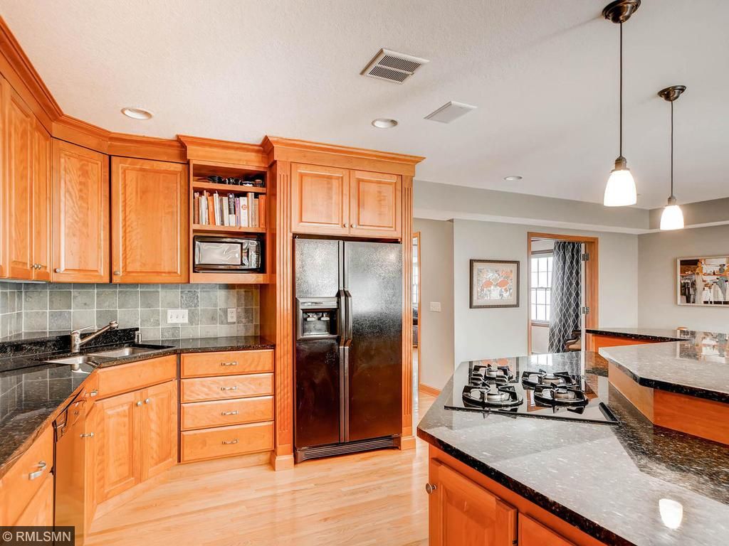 For Sale: 1772 Eleanor Ave Saint Paul, MN 55116