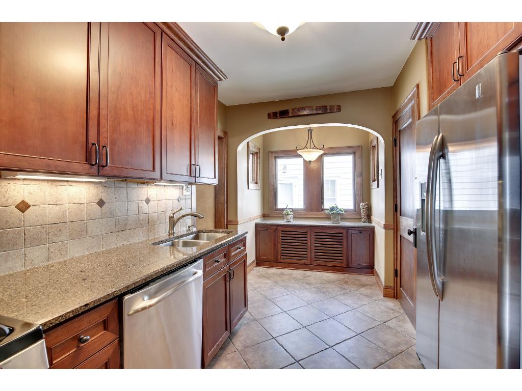2106 Juno Ave Saint Paul, MN 55116