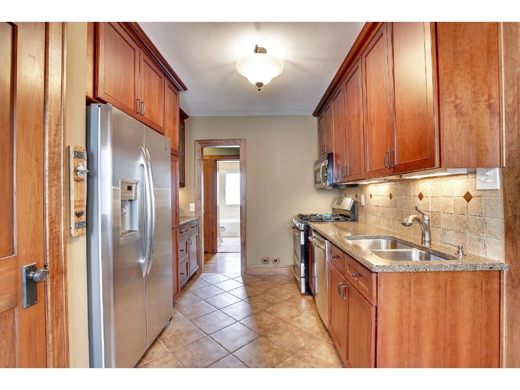 2106 Juno Ave Saint Paul, MN 55116