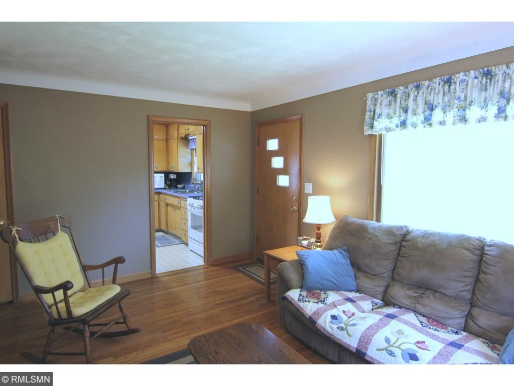 624 Larpenteur Ave E
