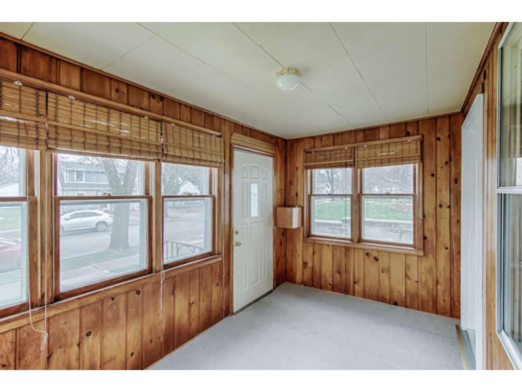 258 Bernard St E