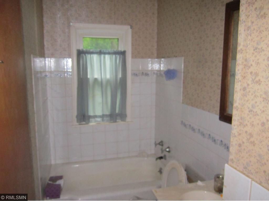 For Sale: 2122 Minnehaha Ave E Saint Paul, MN 55119
