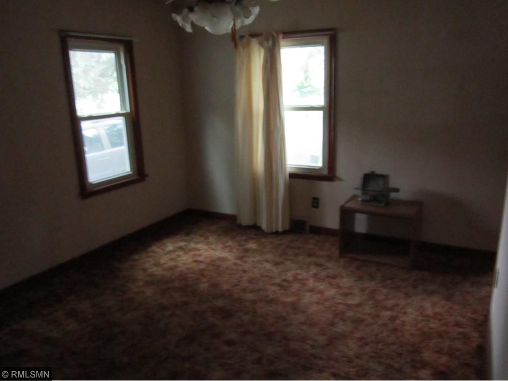 For Sale: 2122 Minnehaha Ave E Saint Paul, MN 55119