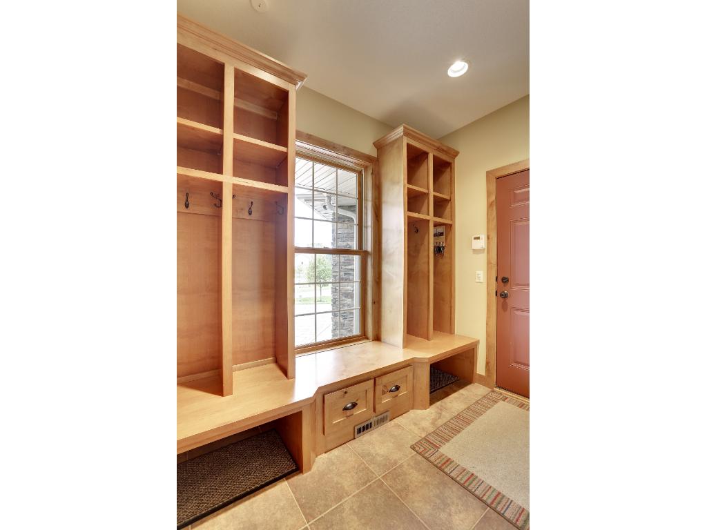 For Sale: 13306 Galleria Ct Saint Paul, MN 55124