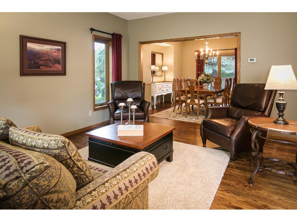 For Sale: 4833 Four Seasons Dr Saint Paul, MN 55125
