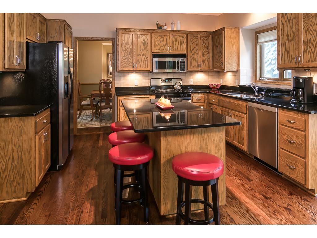 For Sale: 4833 Four Seasons Dr Saint Paul, MN 55125