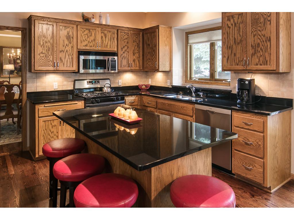 For Sale: 4833 Four Seasons Dr Saint Paul, MN 55125