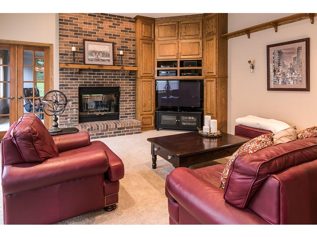 For Sale: 4833 Four Seasons Dr Saint Paul, MN 55125