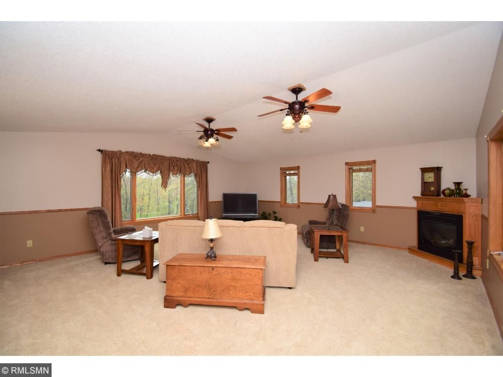 16637 Mankato St NE