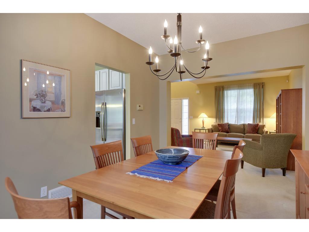 9216 Queensland Ln N Osseo, MN 55311