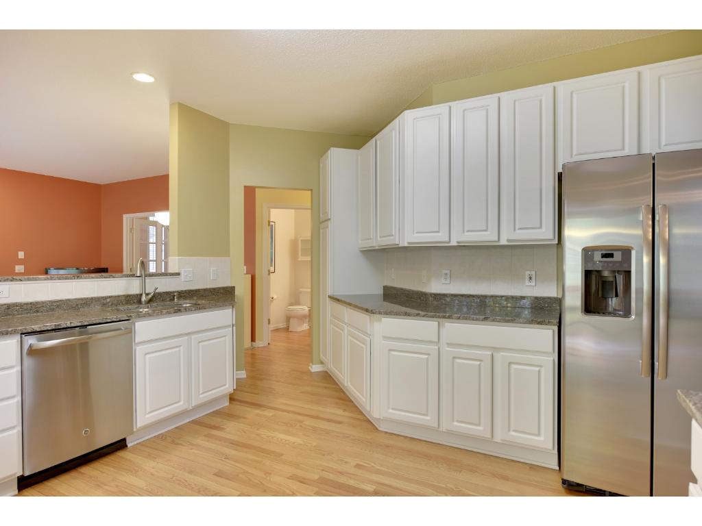 9216 Queensland Ln N Osseo, MN 55311