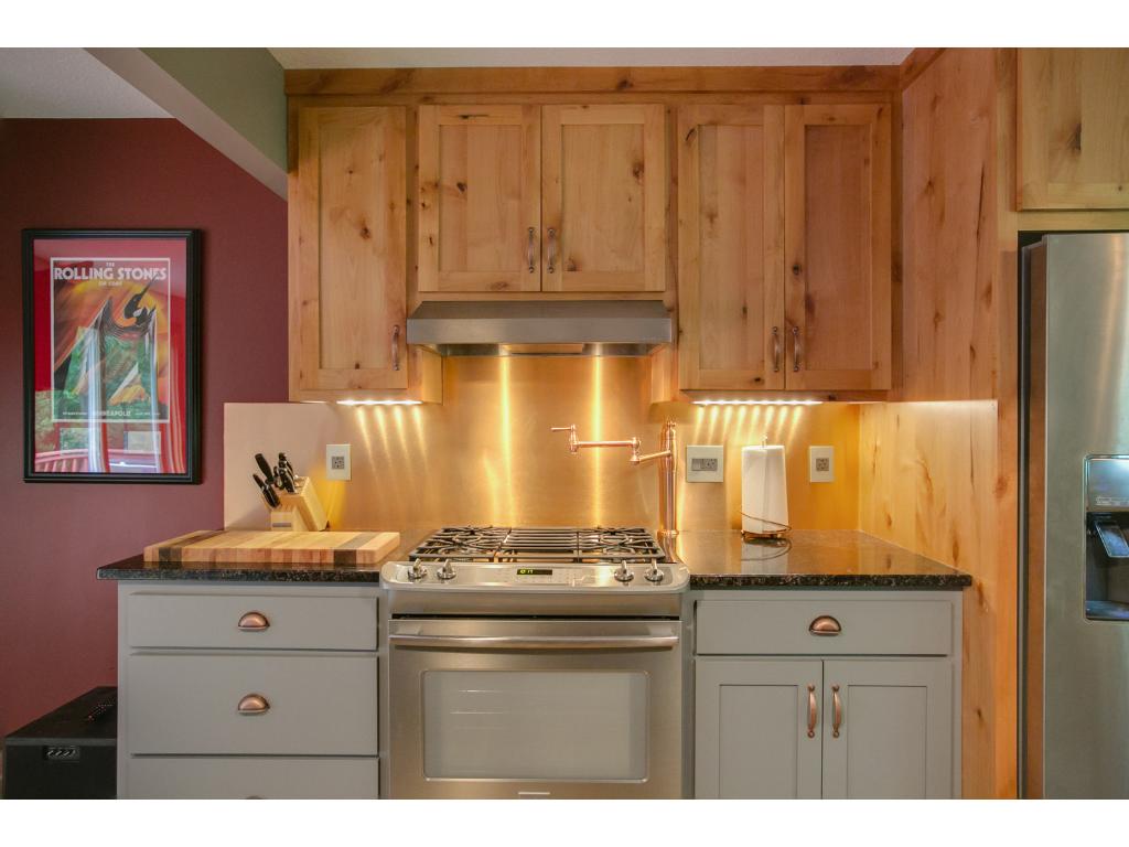 For Sale: 22760 Galpin Ln Excelsior, MN 55331
