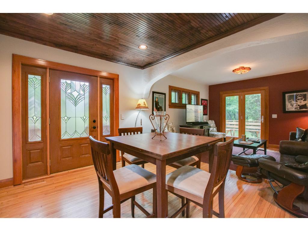 For Sale: 22760 Galpin Ln Excelsior, MN 55331