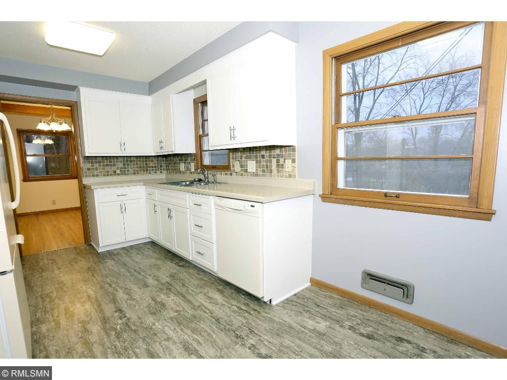 12925 Viking Dr