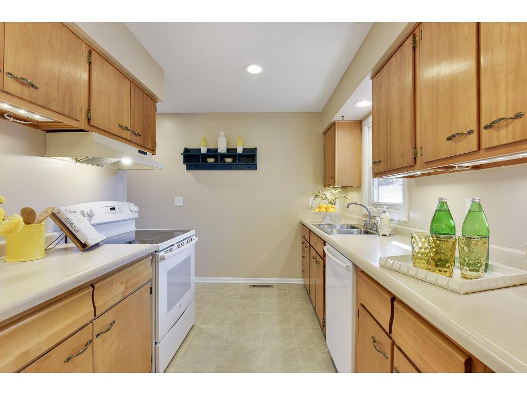 8931 Pine Bluff Ct