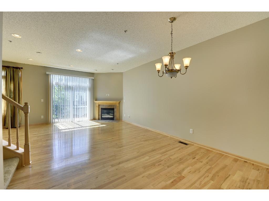 For Sale: 9985 Wildflower Dr Eden Prairie, MN 55347