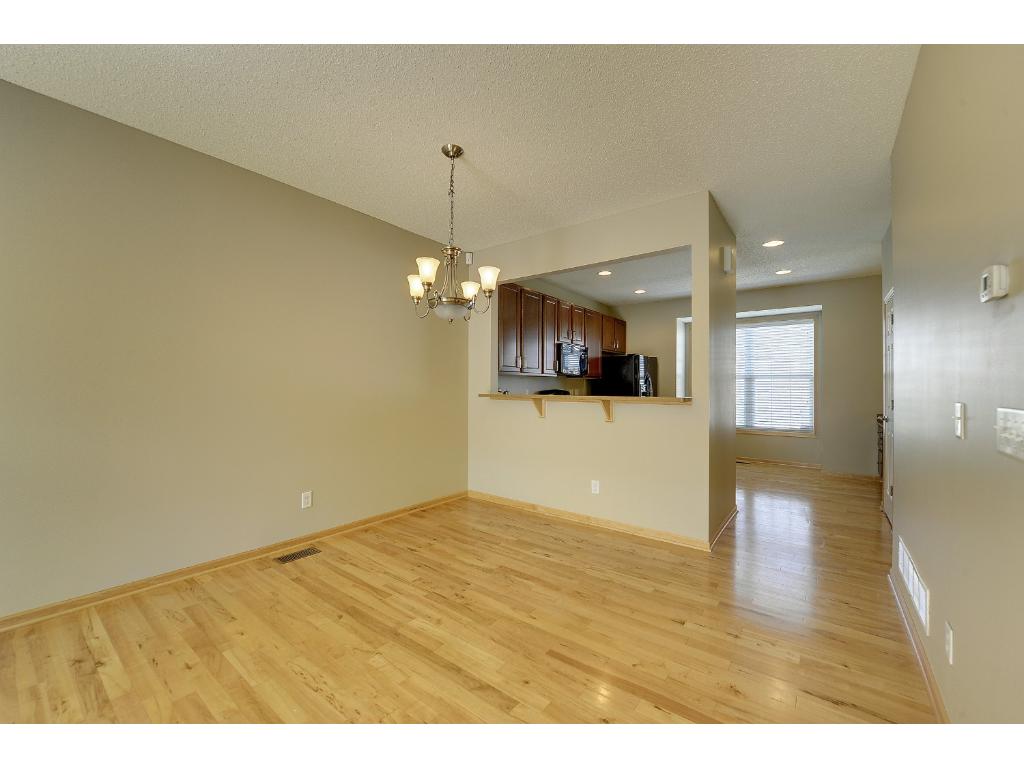 For Sale: 9985 Wildflower Dr Eden Prairie, MN 55347