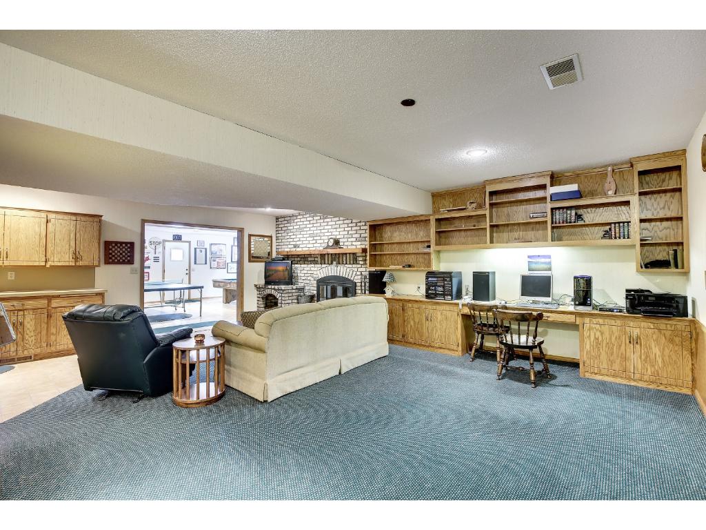 2790 White Oak Cir