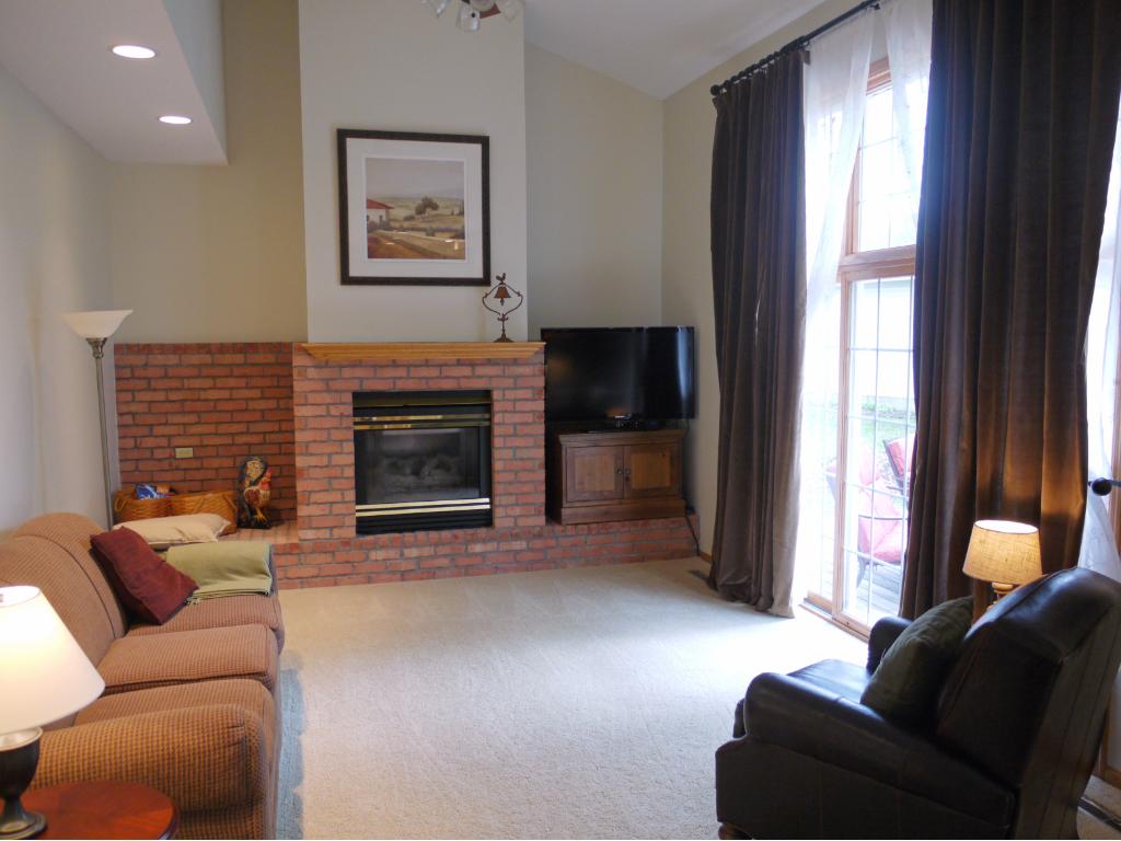 5647 Dufferin Dr, Savage MN 55378