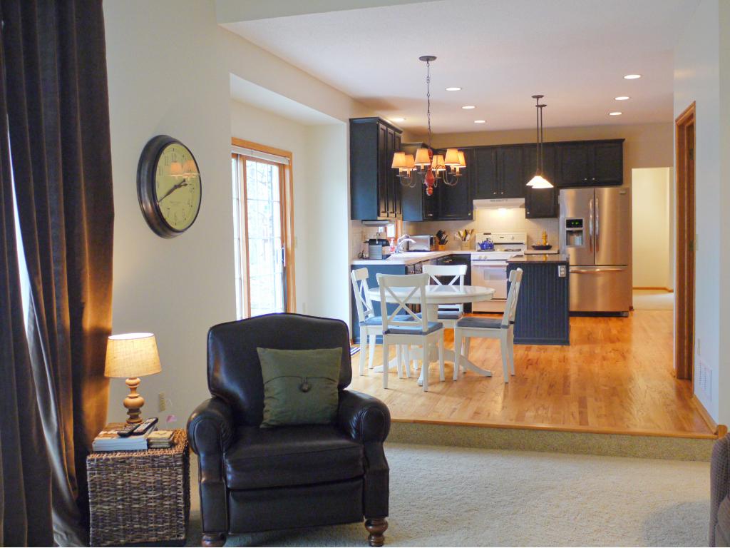 5647 Dufferin Dr, Savage MN 55378