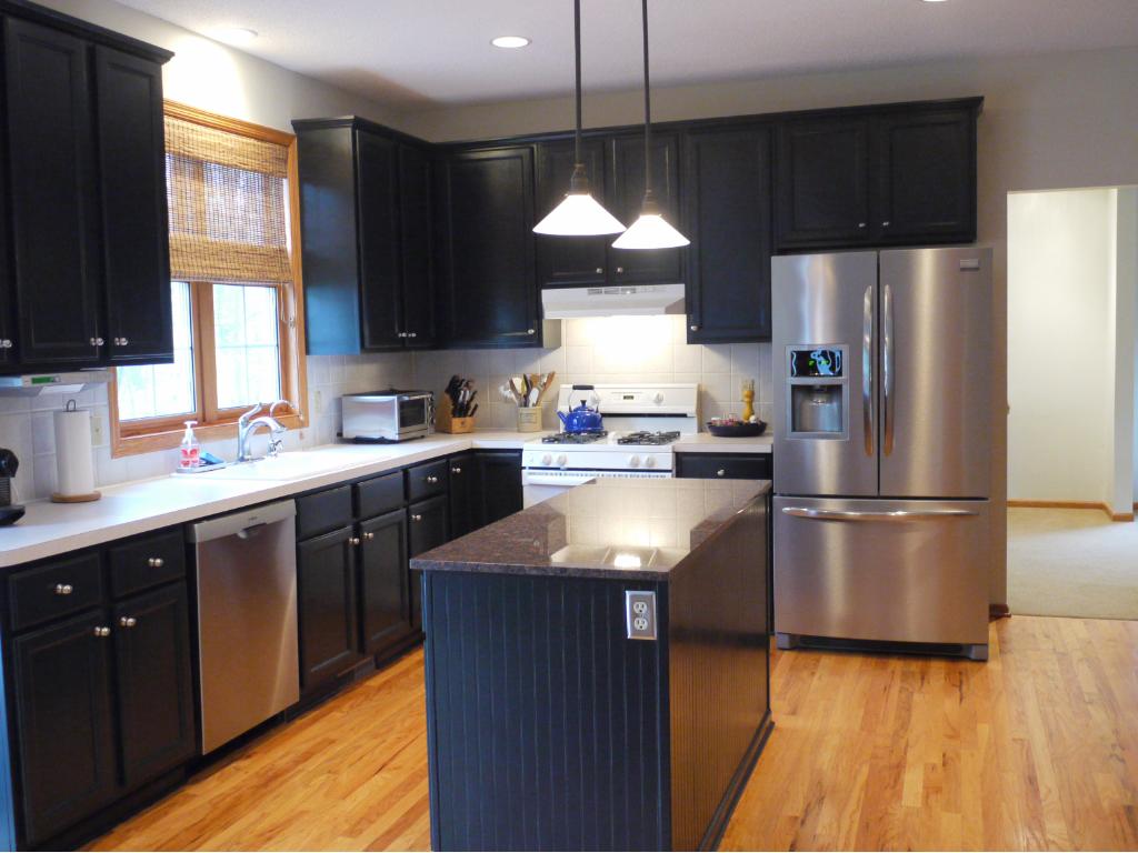 5647 Dufferin Dr, Savage MN 55378