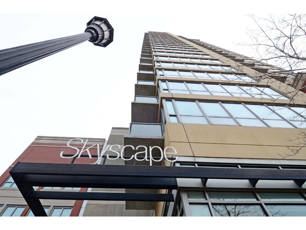500 E Grant St #1806