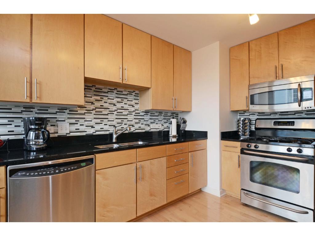500 E Grant St #1806