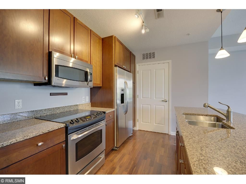 For Sale: 4730 Park Commons Dr #205 Minneapolis, MN 55416