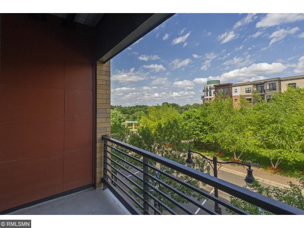 For Sale: 4730 Park Commons Dr #205 Minneapolis, MN 55416