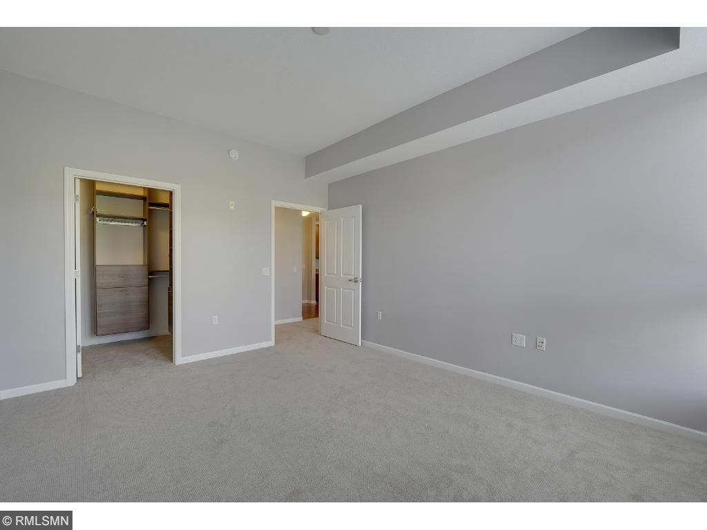 For Sale: 4730 Park Commons Dr #205 Minneapolis, MN 55416