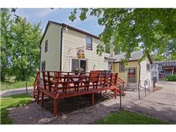 717 36 12 Ave NE