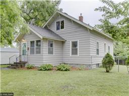 717 36 12 Ave NE