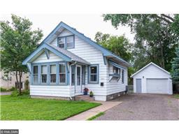717 36 12 Ave NE