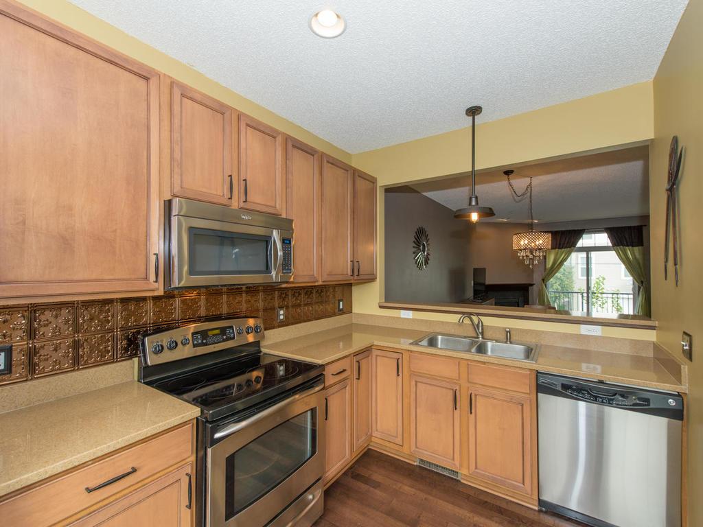 405 Lookout Pl