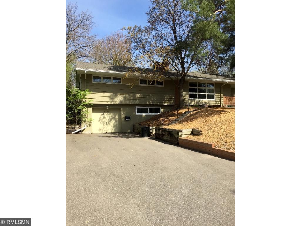 4900 Dona Ln