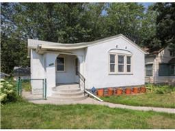 3808 26 12 Ave N