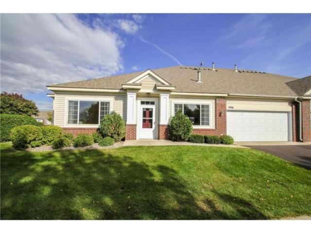 1996 111th Ct NE
