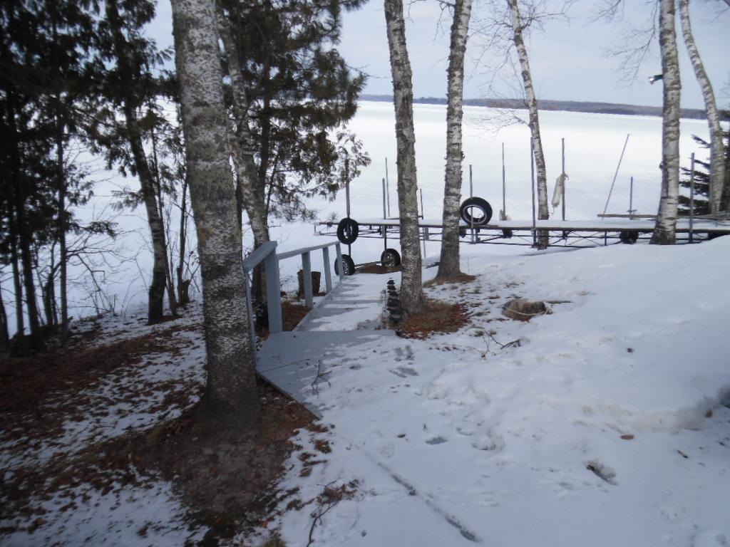 3033 Tall Pines Trl NE
